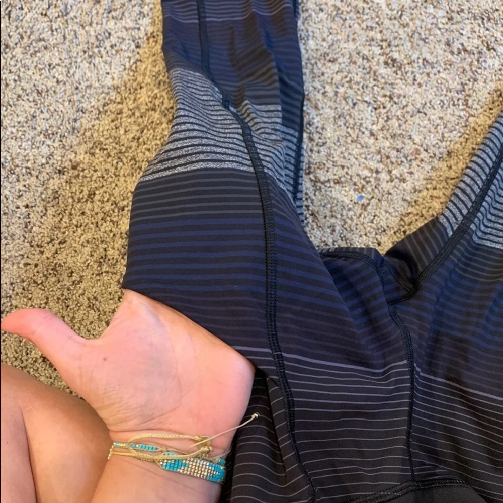 Lululemon om stripe speed tights size 2 - Picture 7 of 8
